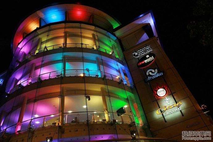 Cornerhouse_night.jpg