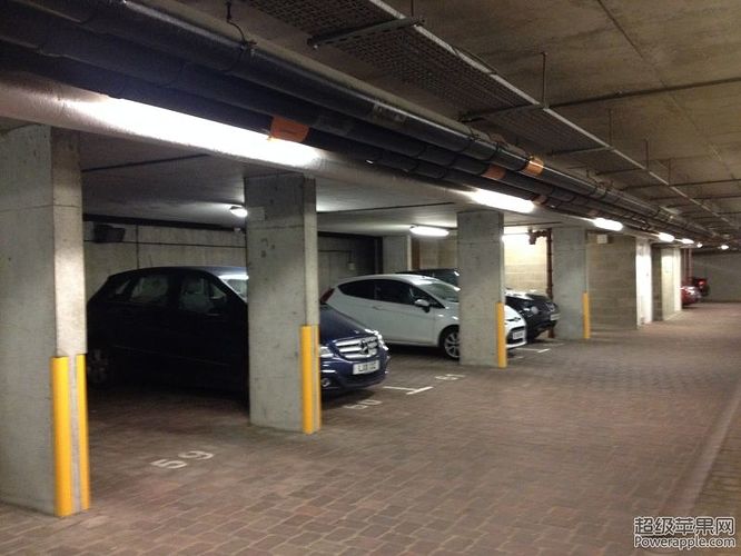 photo_parkingspace.JPG