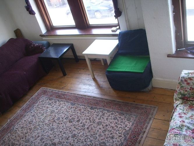 first floor sitting room.JPG