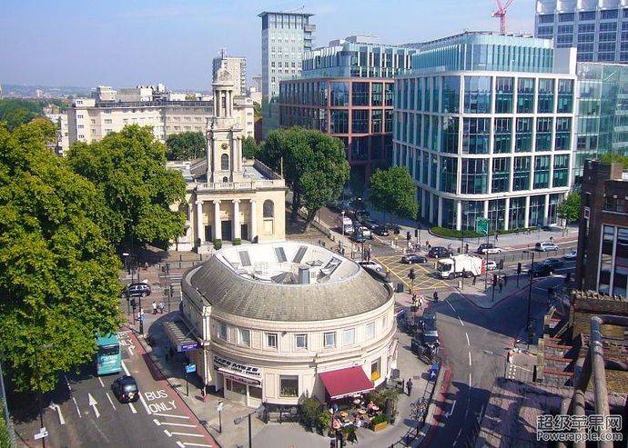 Great_Portland_Street_Tube_Station_2011.jpg