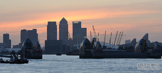 973.-Thames-Barrier-Millennium-Dome-Canary-Wharf.jpg