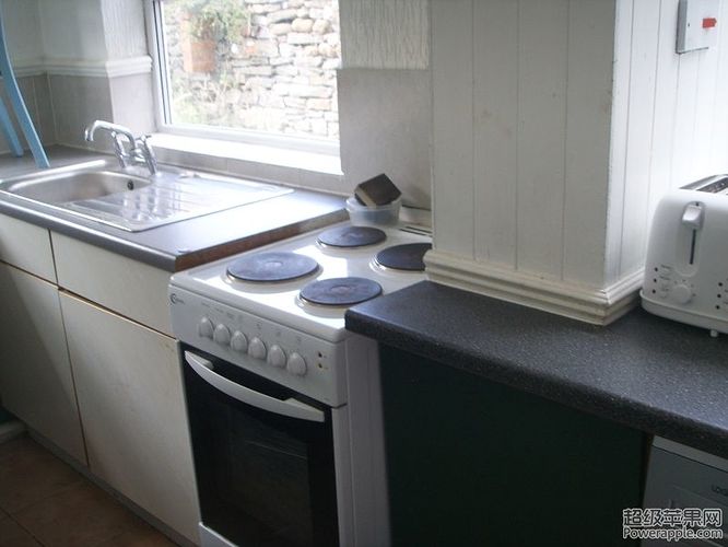 kitchen 2.JPG