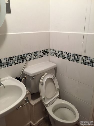 Bathroom1 2.JPG