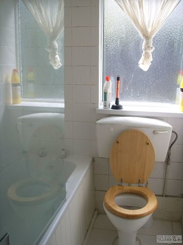 bathroom 2.JPG