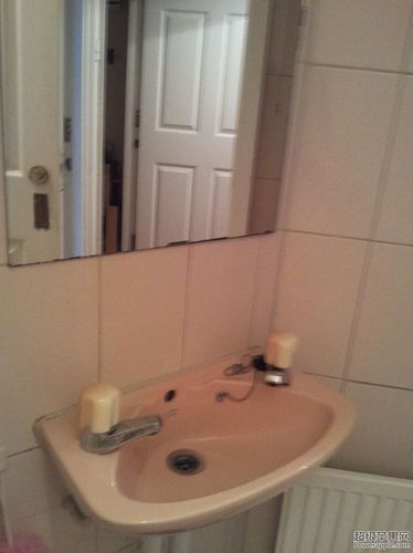 Downstair bathroom 2.jpg