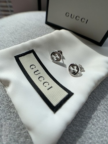 Gucci Logo 耳钉1.jpg