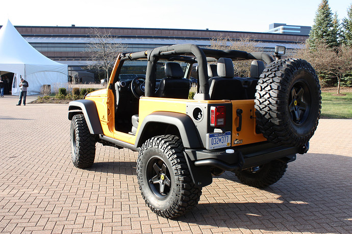 02-jeep-wrangler-traildozer-concept.jpg