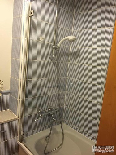 ensuite.jpg