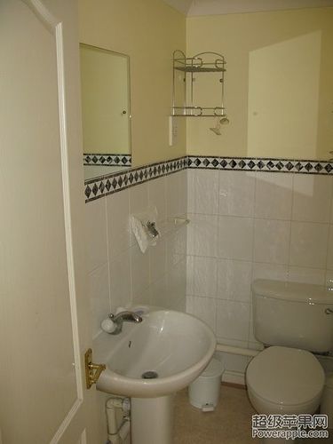 bath room3.jpg