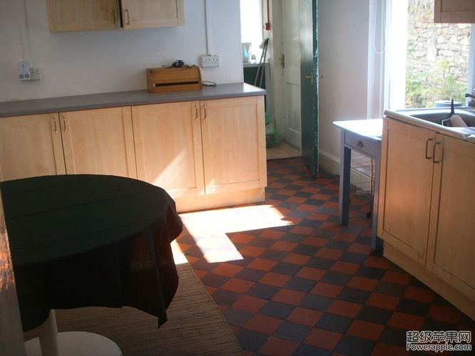 dinning area.JPG