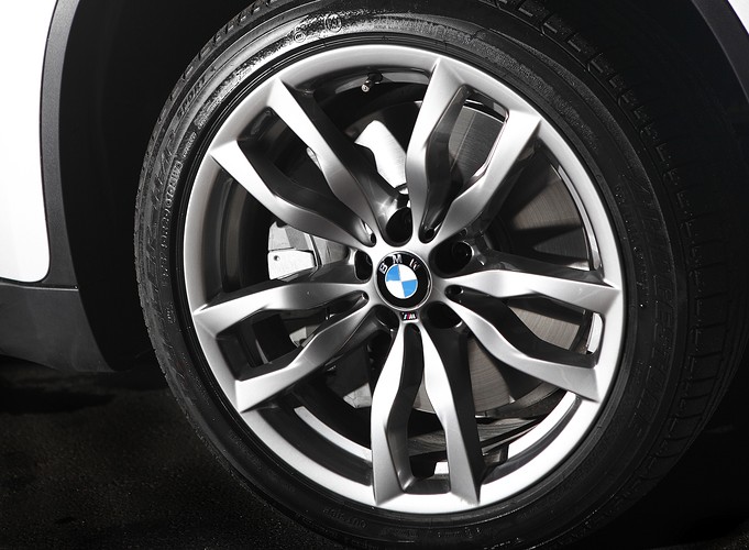 BMW-X6-M50d-alloy-wheel1.jpg