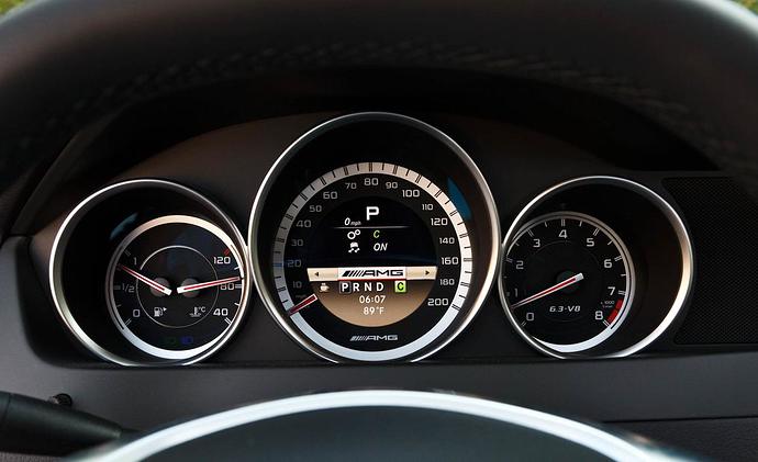2012-mercedes-benz-c63-amg-coupe-instrument-cluster-photo-428308-s-1280x782.jpg