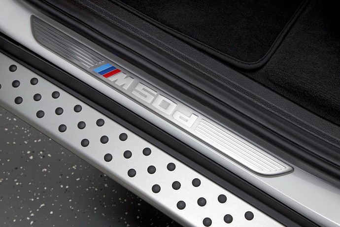 2013-bmw-x6-m50d-equipment-list-revealed_14.jpg