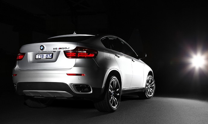 BMW-X6-M50d-rear-side-static1.jpg