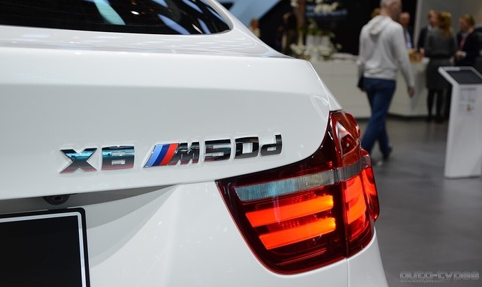 2012-BMW-X6-M50d-rear-badge-at-Geneva-Motor-Show-2012_1327.jpg