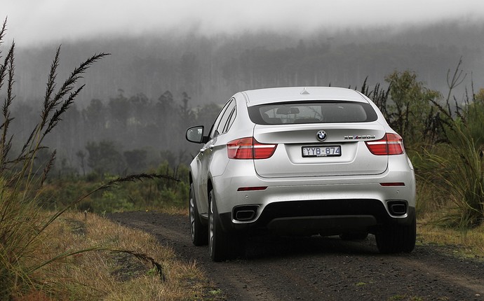 BMW-X6-M50d-off-road.jpg