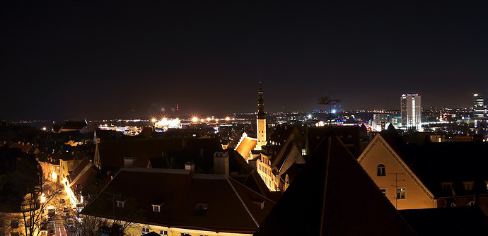 panorama tallinn night.JPG