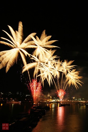 thamsfireworks09.jpg