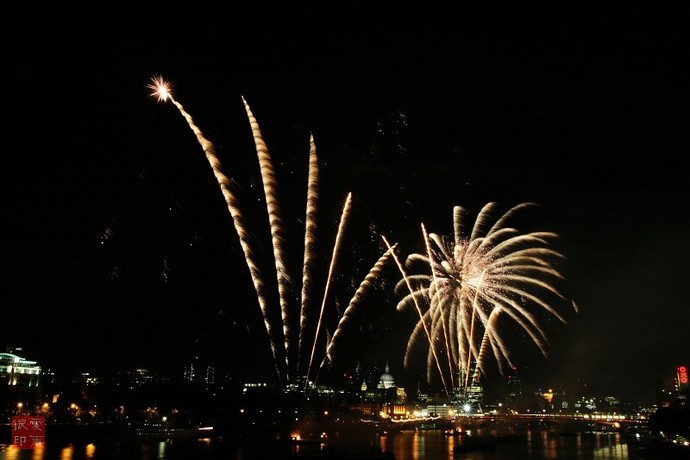 thamsfireworks03.jpg