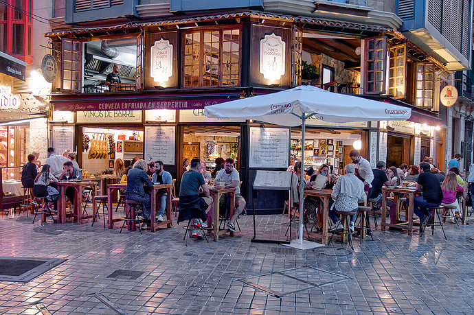 71371998-Restaurants-in-der-Altstadt-von-Malaga-Costa-del-Sol-Provinz-Malaga-Andalusien-Spanien-Europa
