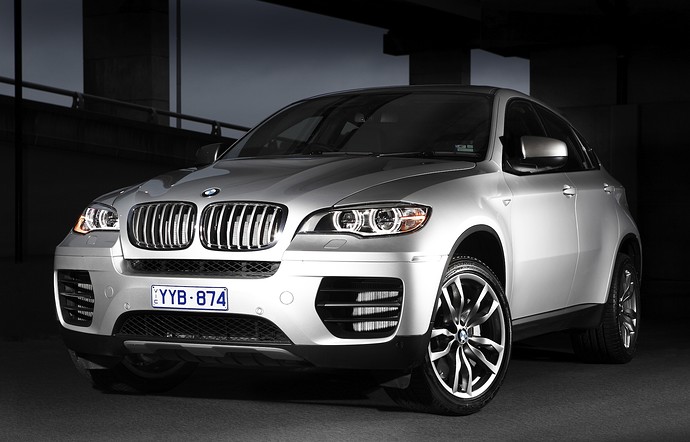 BMW-X6-M50d-front-side-static1.jpg