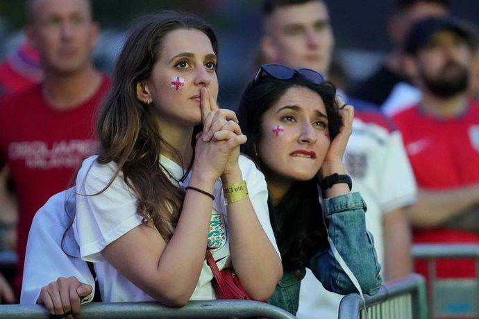 3_Football-Fans-Across-England-Turn-Out-For-The-Final-Of-The-2020-UEFA-European-Championships