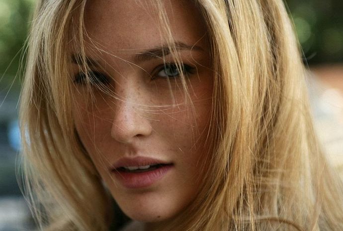 Bar Refaeli.jpg
