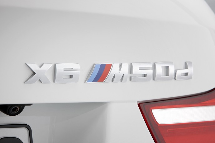 2013-bmw-x6-m50d-equipment-list-revealed_12.jpg