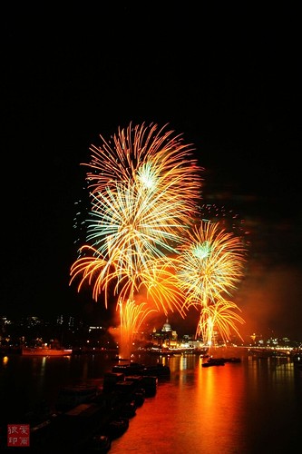 thamsfireworks08.jpg