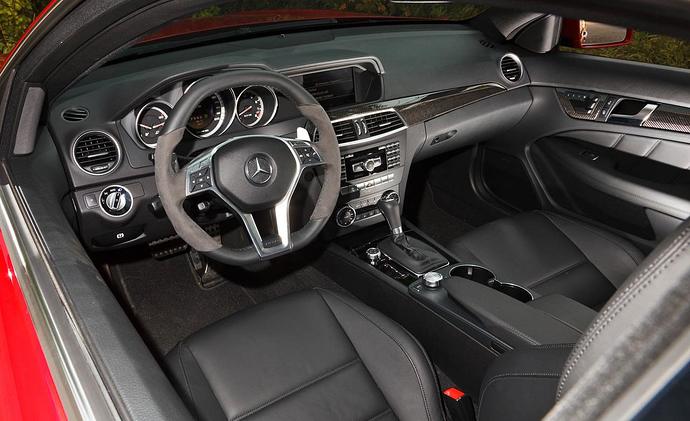 2012-mercedes-benz-c63-amg-coupe-interior-photo-428302-s-1280x782.jpg