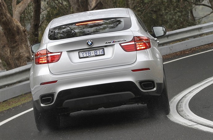 BMW-X6-M50d-rear-cornering.jpg