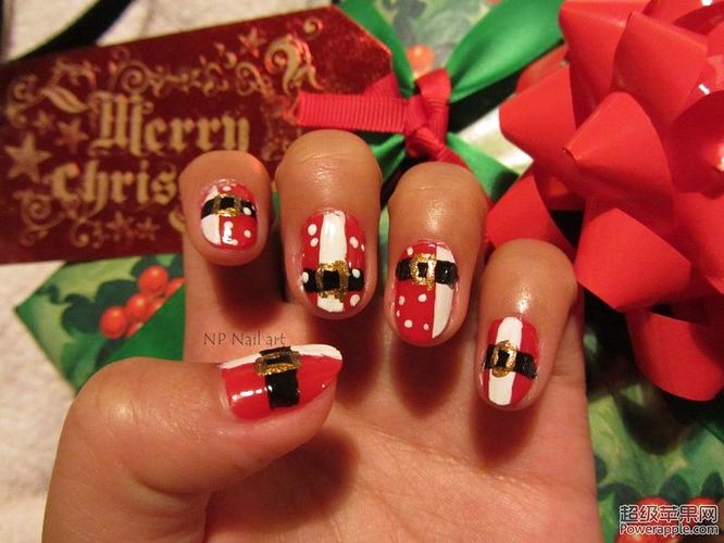 Santa's belt nails.jpg