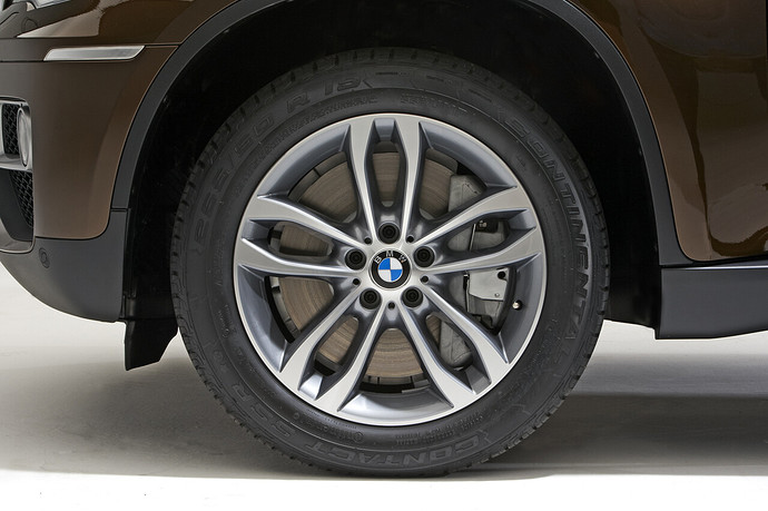 2013-bmw-x6-04.jpg