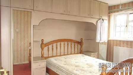 large bedroom resize.jpg