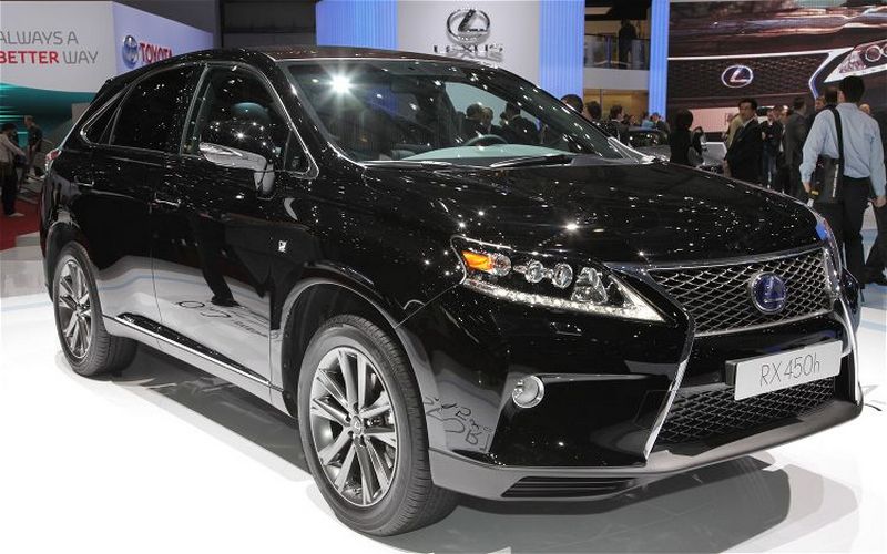 2013-lexus-RX-450h-front-right-view.jpg