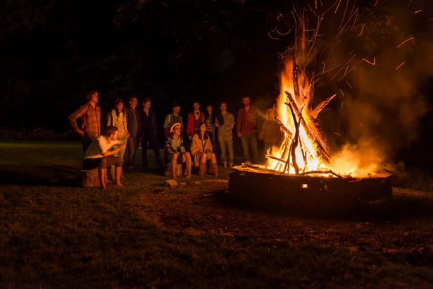 0_group-of-people-around-bonfire